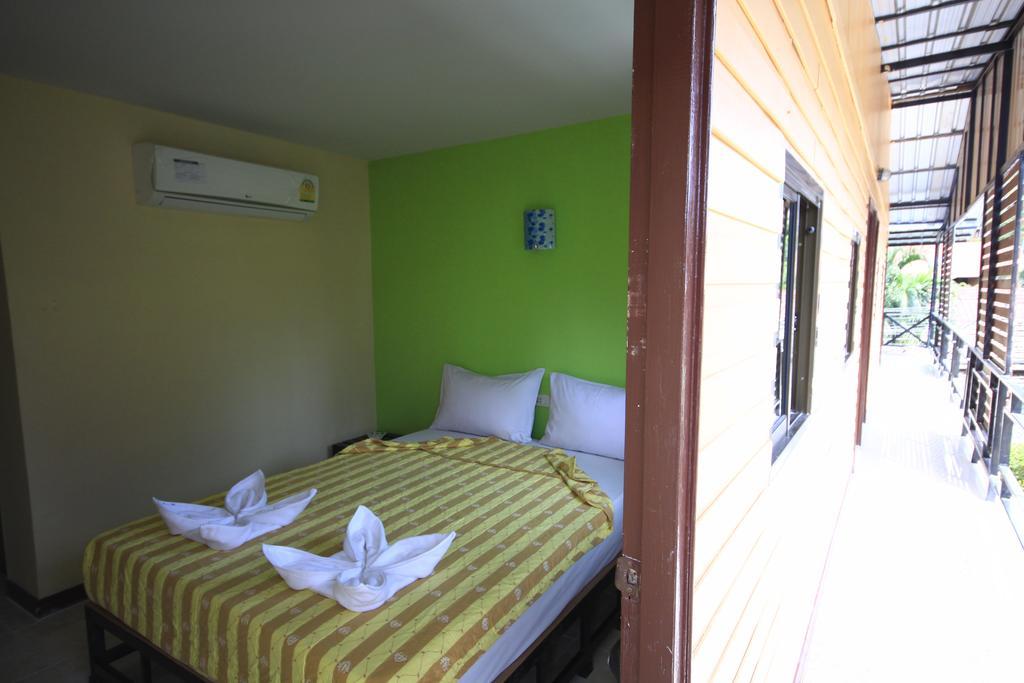 Pongpan House Phi Phi Apartment Exterior foto