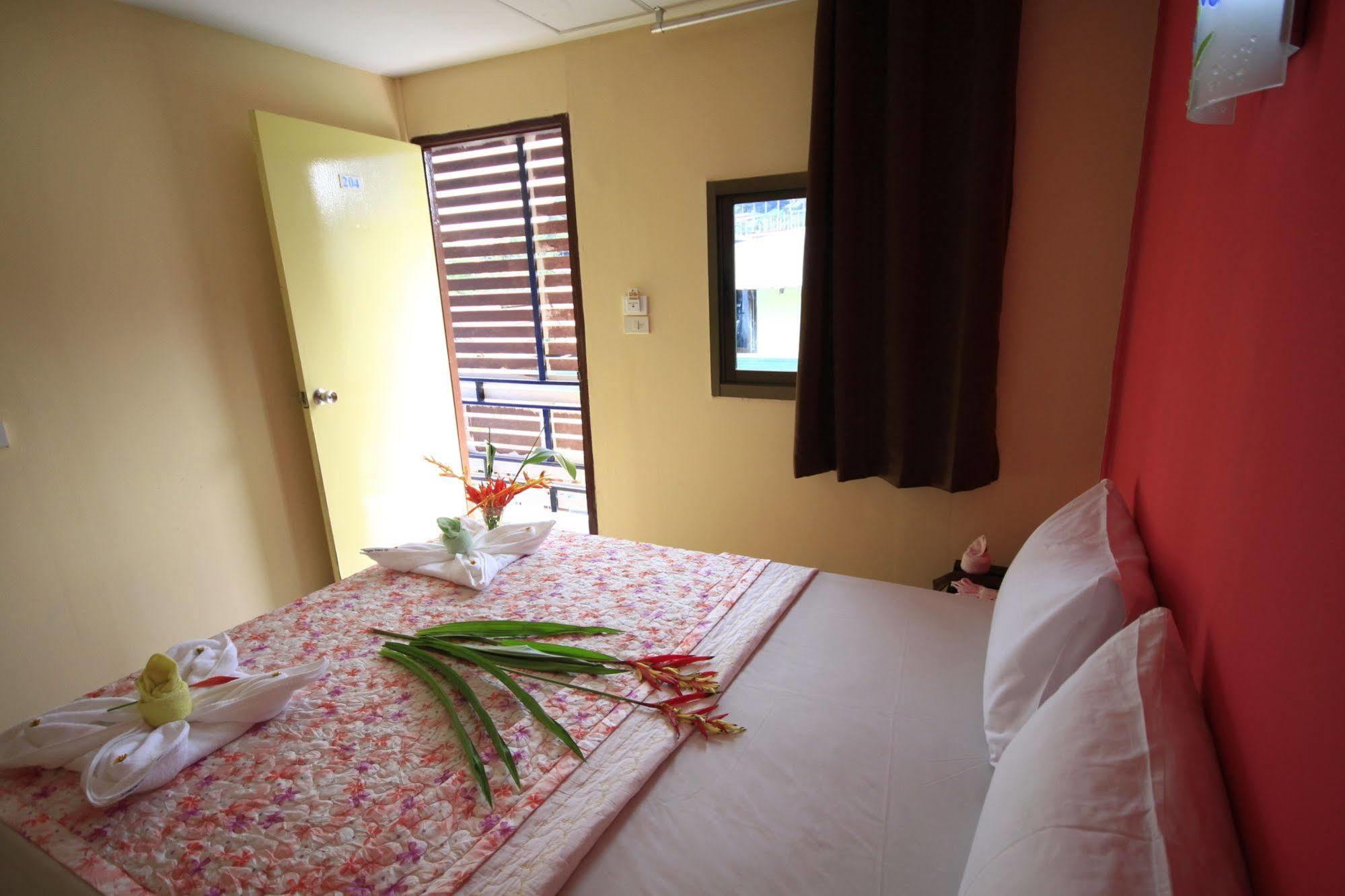 Pongpan House Phi Phi Apartment Exterior foto