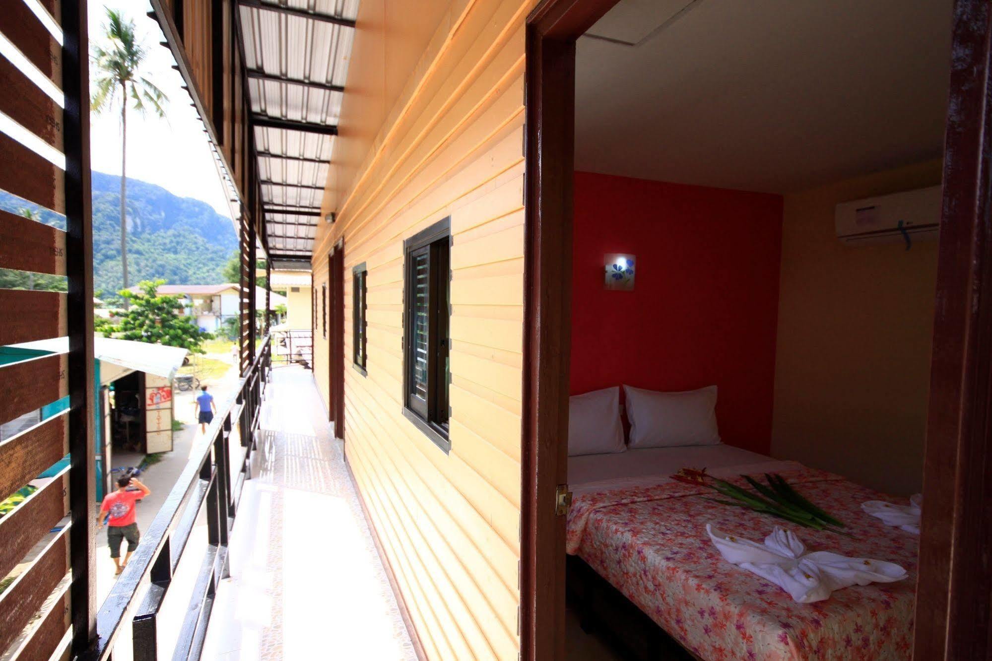 Pongpan House Phi Phi Apartment Exterior foto