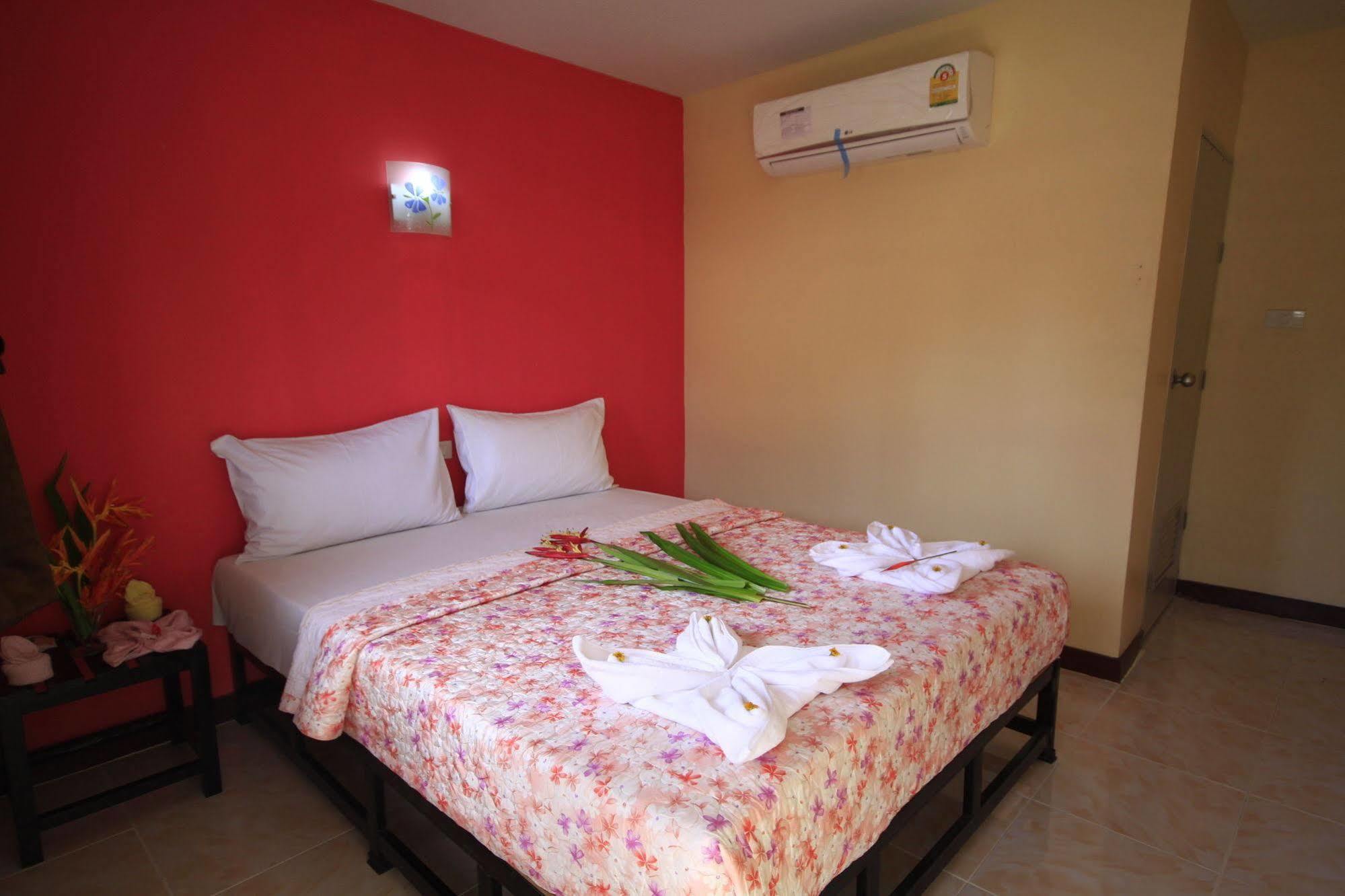 Pongpan House Phi Phi Apartment Exterior foto