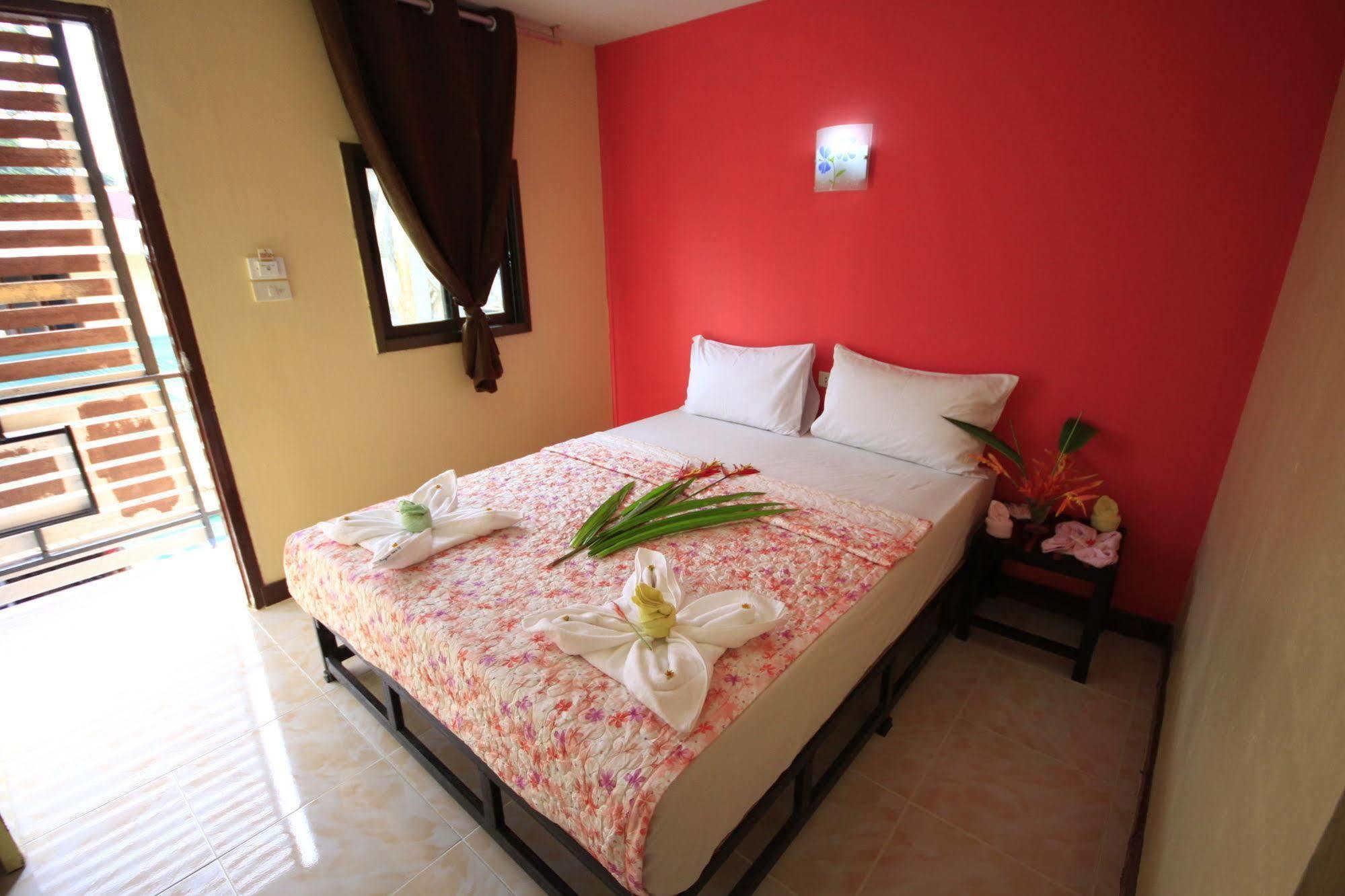 Pongpan House Phi Phi Apartment Exterior foto