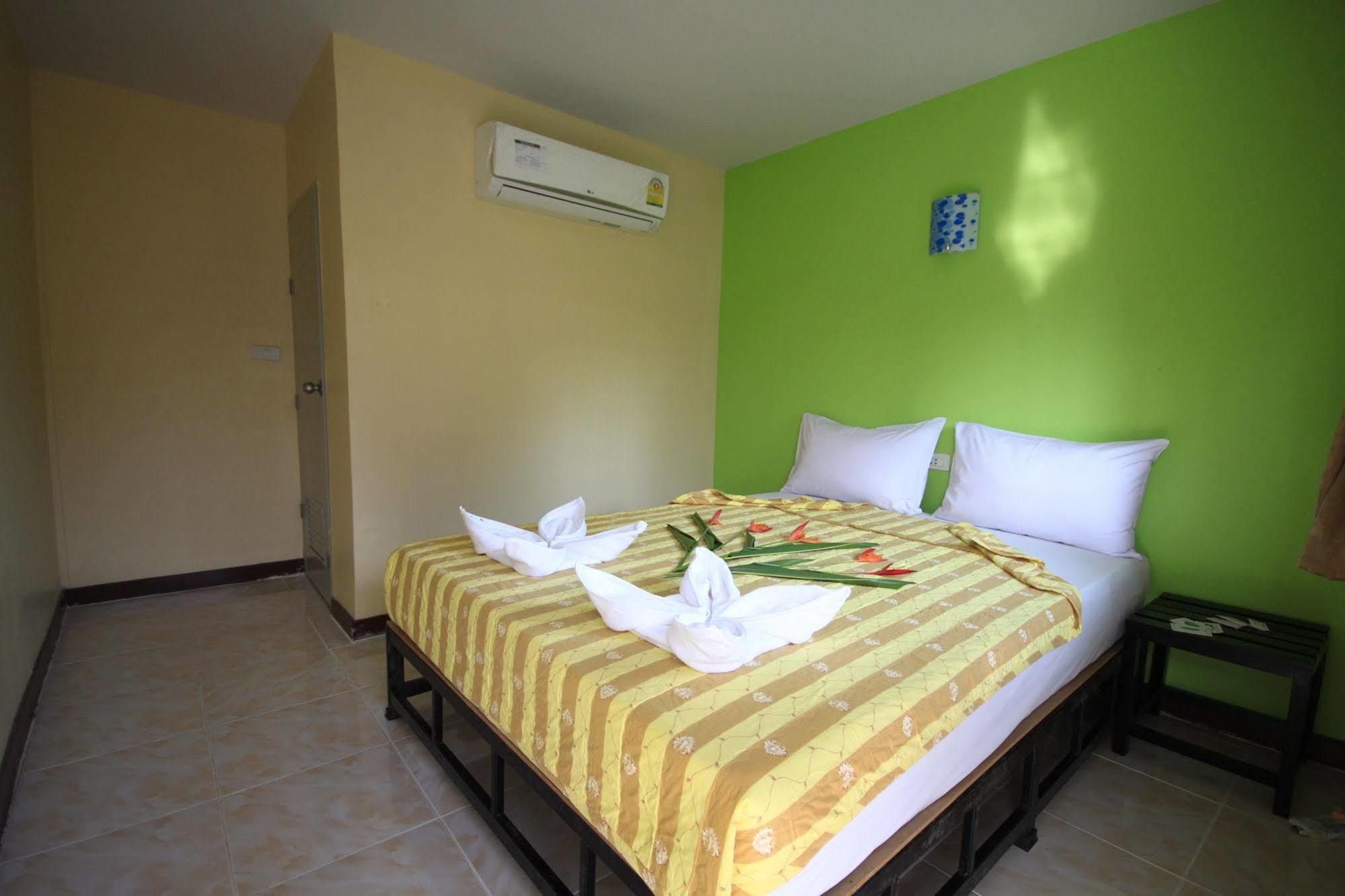 Pongpan House Phi Phi Apartment Exterior foto
