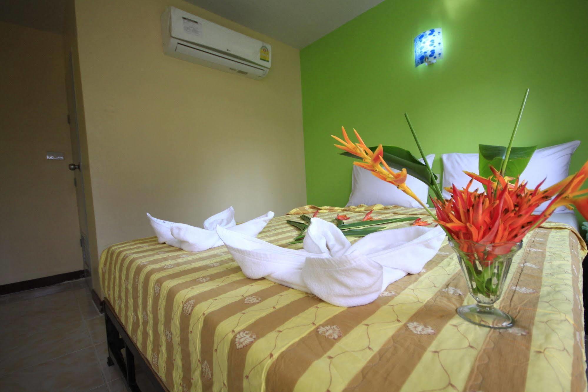 Pongpan House Phi Phi Apartment Exterior foto